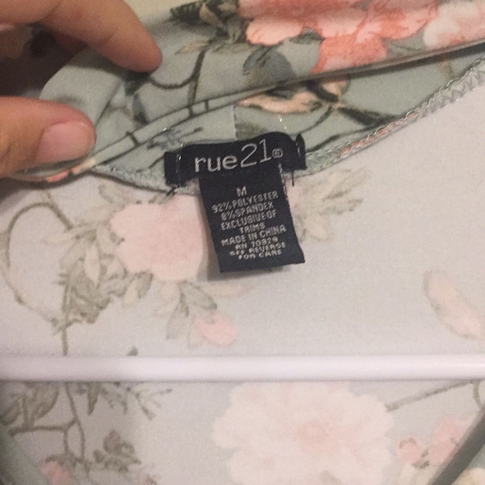 Teal flowered rue21 shirt size medium - Picture 2 of 2